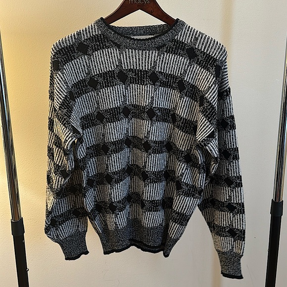 vintage Black and white knit sweater. Size medium - Picture 1 of 4